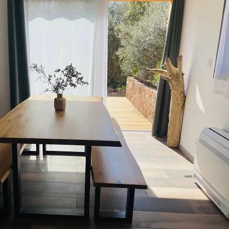 Marilou Avec Petite Piscine Privee * Figari (Corsica)